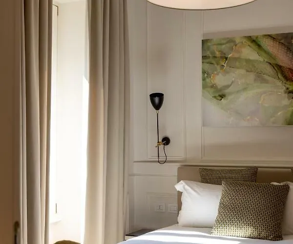 Parisii Luxury Relais Rome-fontana Di Trevi 4* Roma